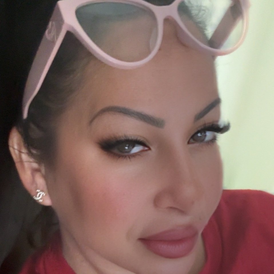 MiReyAmora1zc's profile picture. 