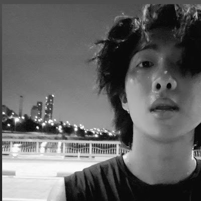 LunarCartier's profile picture. 