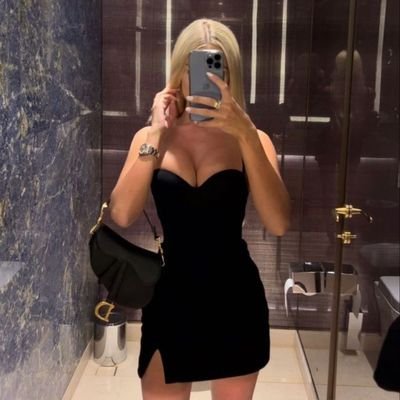 Elzaaacii's profile picture. 20 jahre junge Geldherrin aus Leidenschaft. findom/femdom🫅,eng/Ger✨||35€ Tribut