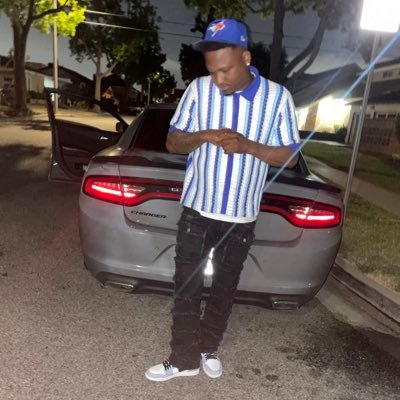 DpaysoGetnQueso's profile picture. what's the difference between me and you, see me I got to WIN, cause I could nevva LOSE! 🏁🏁🏁 still on this MARATHON #LLKB824 #LLNIPHUSSLE