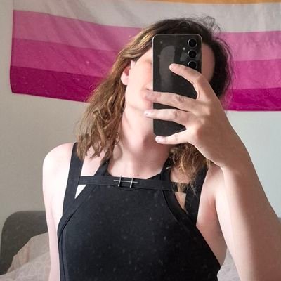 EGPWSfailure's profile picture. née pour un p'tit pain, morte pour un croissant