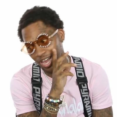 shesforthe3's profile picture. 