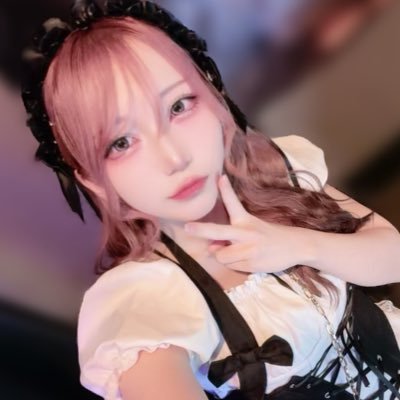 1emx_'s profile picture. 