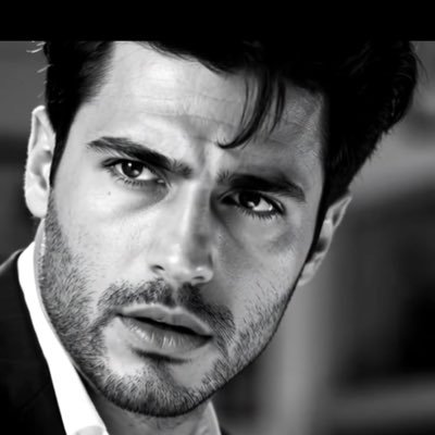 vfjshk's profile picture. أغرد من وحي مشاعري وتجاربي فالحياة حسابي السابق @kxhdjc