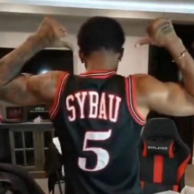 Darryl564127's profile picture. *old account was hacked*