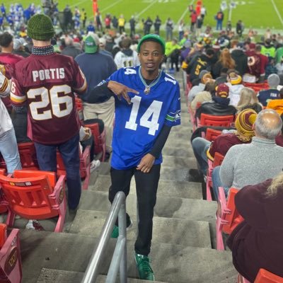 YQuake's profile picture. Everyone makes claims, I prove this shxt daily... #LLDOLPH🐬 #SEAHAWKS 💙💚