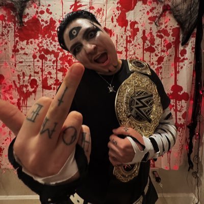 KingBailey_14's profile picture. 𝖆𝖑𝖒𝖔𝖘𝖙 𝖊𝖛𝖎𝖑 // 𝖆𝖒𝖔𝖗 𝖋𝖆𝖙𝖎 // ♐︎ // 24