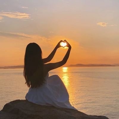 pooma70157's profile picture. நான் என்றும் நானாகவே_எண்ணம் போல் வாழ்க்கை🫶