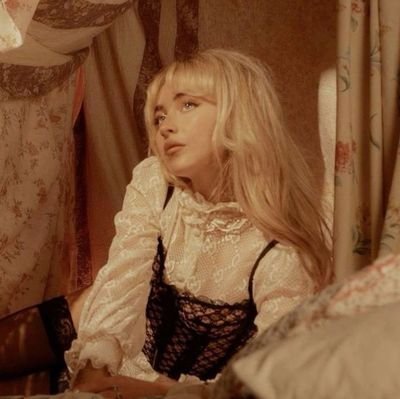 Ana_Skylal's profile picture. 🤍     Cocinando con Rivers&Olivia + Dess + Axo + Karchez    🤍