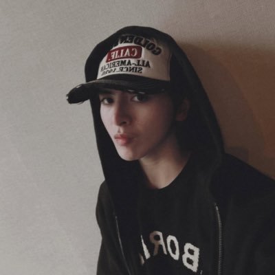 ___theshu27's profile picture. Instagram→https://t.co/vdeCL2rk51