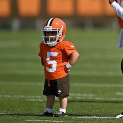 TheeHallPass's profile picture. for the love of the game // draftkings slips