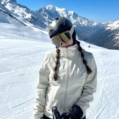 vel71r8's profile picture. Rare jewels.