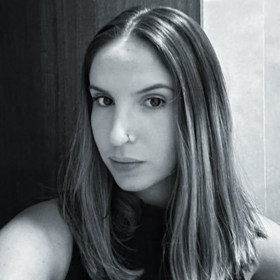 CRVG_vi's profile picture. Carioca, vascaína, redatora, professora, formada em Letras e uma péssima usuária desta rede.