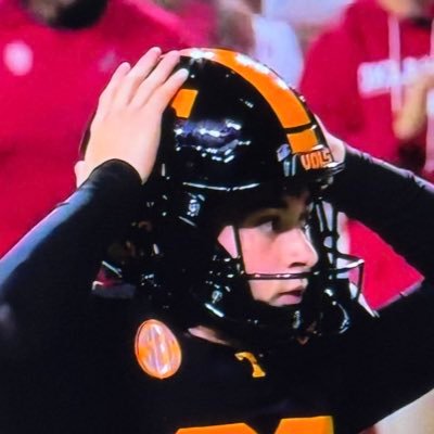 J3ffreyHammer's profile picture. ΑΦΑ Pre Bid ‘76| bag enthusiast | bud light drinker|12 credit hour taker|Half Barrel Regular| racist