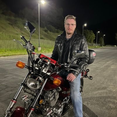 White_Guyyy27's profile picture. Raiders are (2-9) Since you’re here. you’re killing it, keep going don’t give up. in a toxic relationship with the #Raiders #BlackLivesMatter #RaiderNation