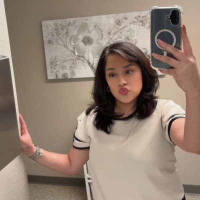 _AnaiisM's profile picture. do yourself a favor and just be happy