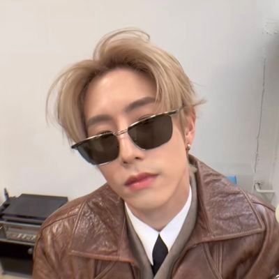 anmirars's profile picture. Pedia. Future Neo. 

I talk kpop, kdrama, valo, tennis.

Junho, my OG ❤️
Mark Tuan loml, Yeri my baby girl
Youngjae my sunshine
Dowoon & Jungwoo my 🐶 kids