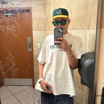 robmescudi's profile picture. 