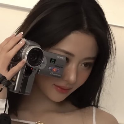 reuphoriia's profile picture. ☆ ! +82 • 🩶 # — rubyjane