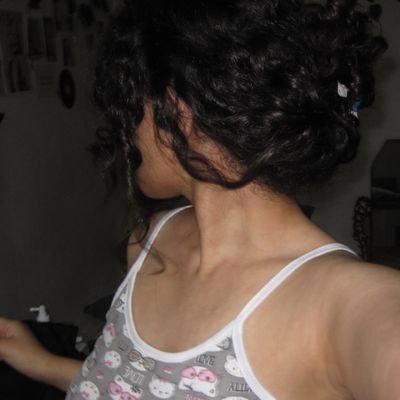 im_N1iya's profile picture. انسان بودن، تحمل بار پوچی بود.