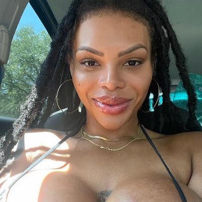 HHalley36328's profile picture. be honest 🥰😍