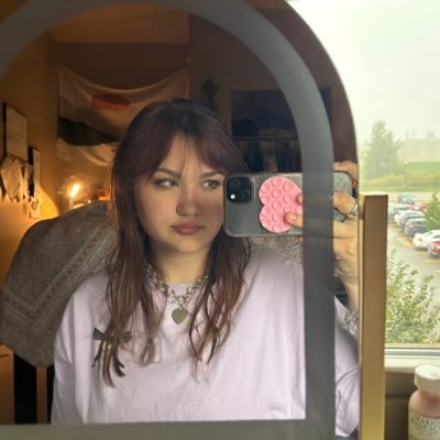 rredixii's profile picture. ⊱ 🤍 lesbian ⋮ 18 ⋮ they ! them ୧┈•ﾟ｡