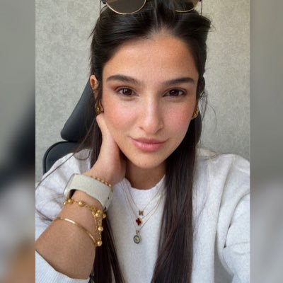 nazliikay's profile picture. SMM 👩‍💻♥️🍀 DÜ YL 📚📍 I can take care of myself 👸 Never give up. Everything has its own time🔸🕰️ SOLO IL GALA 💛❤️ Love Forever ✨