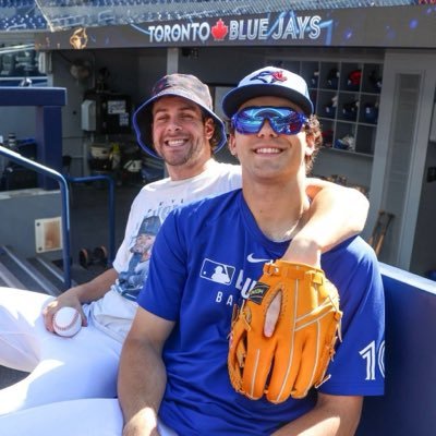 grzzvssr's profile picture. 