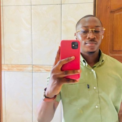 Hamzza_23's profile picture. Ivre de vivre 😇🥂🥳🎊