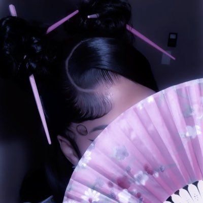 redtape_k's profile picture. 