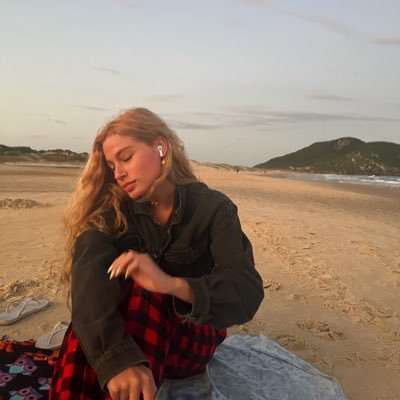 gabsfurtt's profile picture. nothing to see here