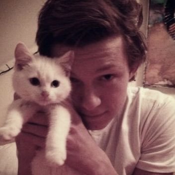 bi1chB0i's profile picture. gayboy