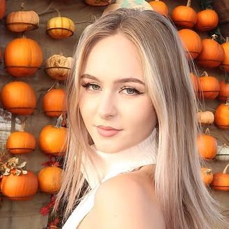 Travis814377332's profile picture. Morning dew makes the world shine quietly.