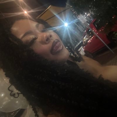 HeywardIyana's profile picture. lovin the universe ✨🌺