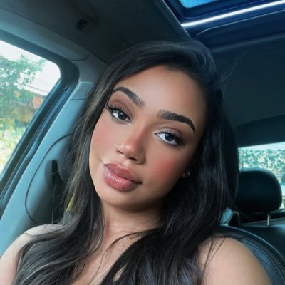 laladb_'s profile picture. 