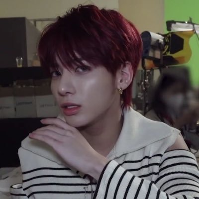 page_taesanzzn's profile picture. im the biggest tyunning enthusiast. seeing txt and cavetown! saw baekhyun🥹🥹✊