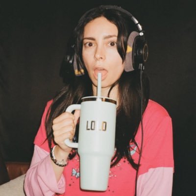 dumbsk8btch's profile picture. maybe I’m a weirdo, train wreck, nightmare