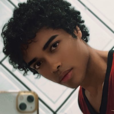 Lyahnp's profile picture. Artist