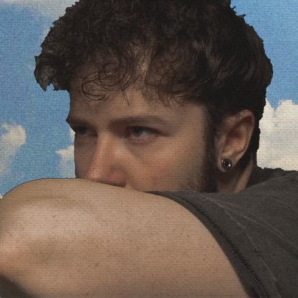 Elfiiboy's profile picture. 🏳️‍🌈 bi 🏳️‍⚧️ - 25 - 🇵🇸 - UI/UX Designer - CCB and DC lover - Knight - Go Muscu - Nerd AuDHD | 16.11.22 💉 25.07.25 ✂️