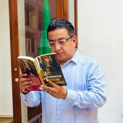 PedroSergioBT's profile picture. 🇲🇽Representante de @Sedatu_mx en #Chiapas 👨🏻‍🎓Doctor en Derecho 📚Apasionado de la literatura y la música 🧑‍🧑‍🧒‍🧒Orgulloso papá