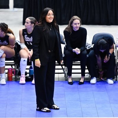 HeyCoachAlexis's profile picture. 