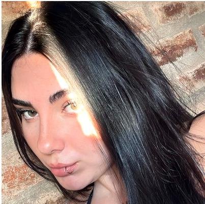 emmysackwoodfix's profile picture. hiiii im Emma
last acc got banned... help a girl out? so msg me? or follow me? be chill haha