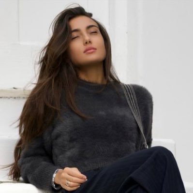 sinapretmiss's profile picture. 