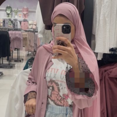 iil7c1's profile picture. إِنَّمَا أَشْكُو بَثِّي وَحُزْنِي إِلَى اللَّه