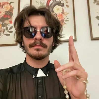 SilvestrATweety's profile picture. happiness has to be fought for