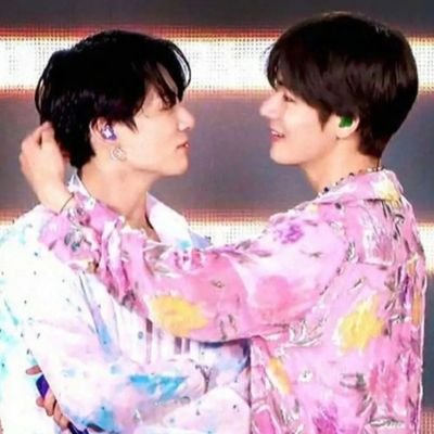 TaeKook01230's profile picture. Senior-OT7 since the very beginning APOBANGPO 💜💜💜💚💜💜💜TaeKooker since ever 🌈

pan 💗💛💙