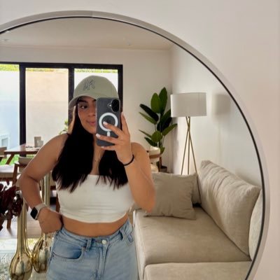 marcelaa_gcg's profile picture. Sonreí antes de escucharte hablar