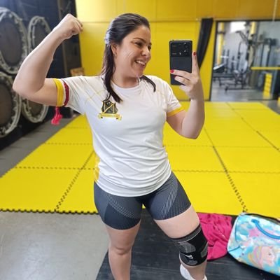 LeCunha_'s profile picture. A página no twitter é um diário aberto 😬