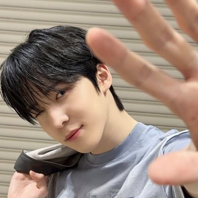 JulQa983's profile picture. 💜Kpopiara od 2016💜

Saw ATEEZ, SF9, ZB1, CIX, The Boyz, Monsta x (Shownu, Hyungwon), Kep1er, (G)I-DLE, MAMAMOO+