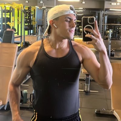 NicolasManriqu5's profile picture. Bailarín🙂‍↕️. Nada de lo que se publica aquí me representa.             10k onlyfansss??🥵